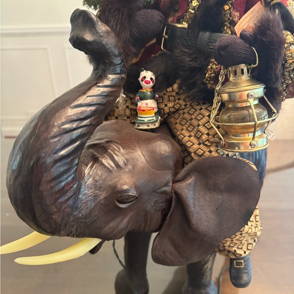 Limited edition Karen Didion light up Santa on elephant - Picture 9 of 13